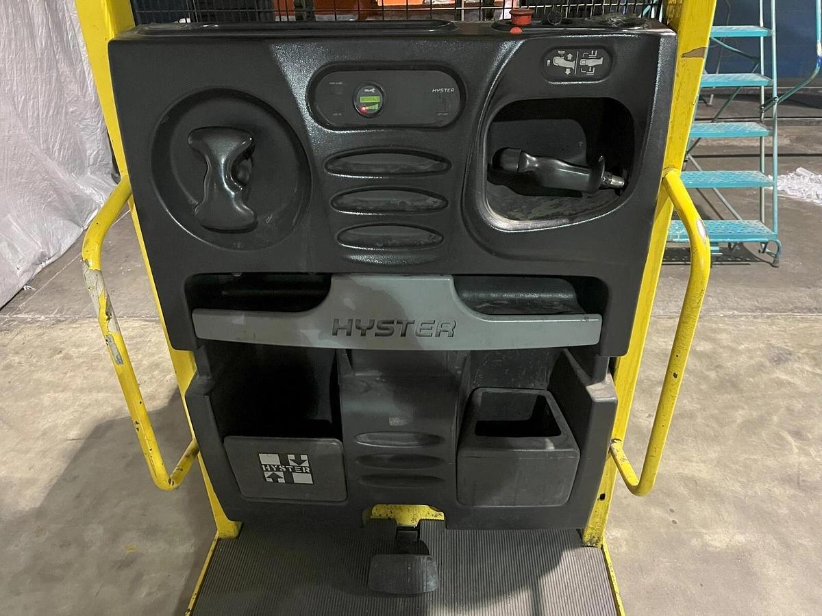 Used 2011 HYSTER R30XMS2 ELECTRIC 3000LB ORDER PICKER NARROW AISLE FORKLIFT Forktruck
