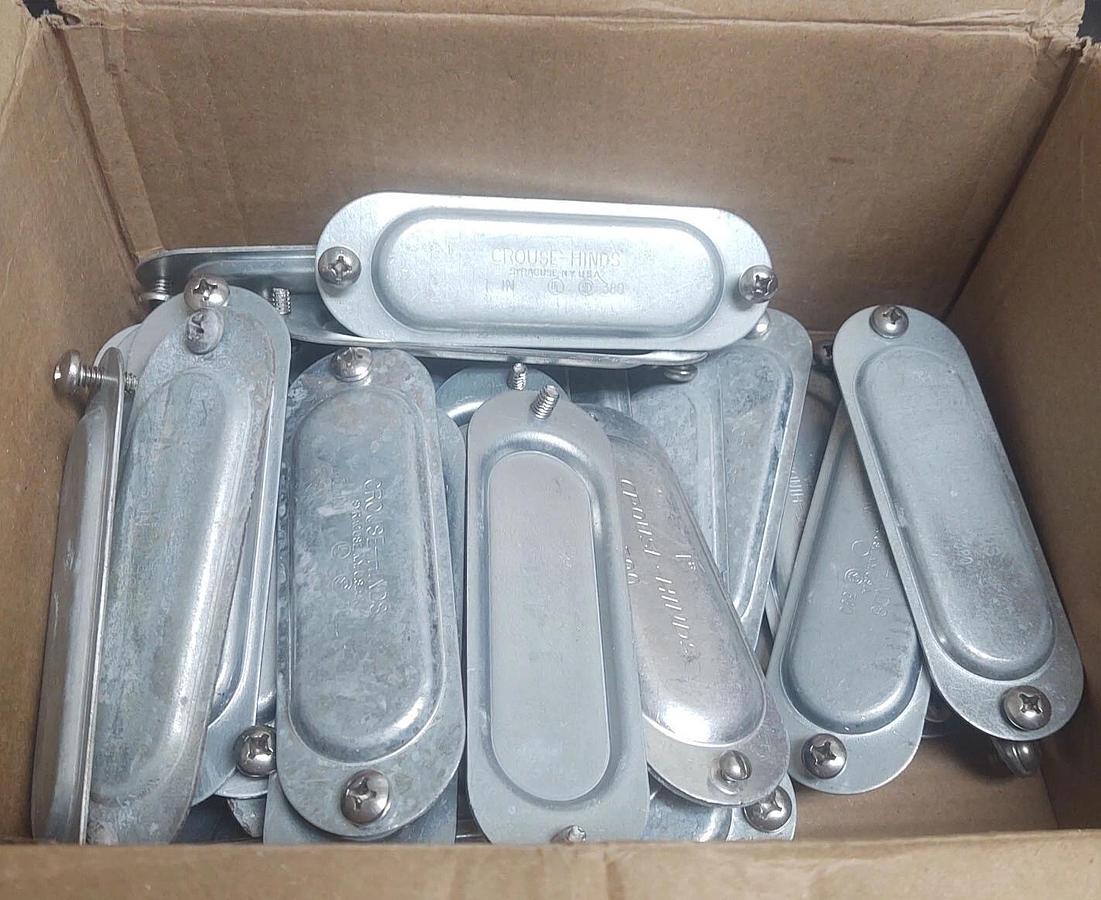 🔥 (42PCS) NEW Eaton Crouse Hinds 380 - 1" Condulet Cover