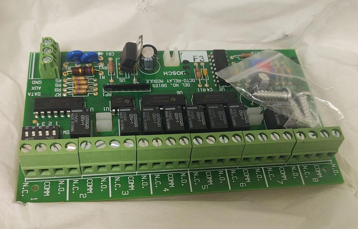 🔥Bosch D8129 Octo-Output Relay Module New