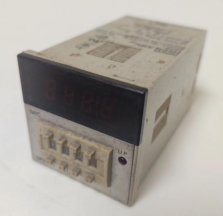 Used 🔥Omron H5CN-XBN Timer 8 PIN 100-240VAC