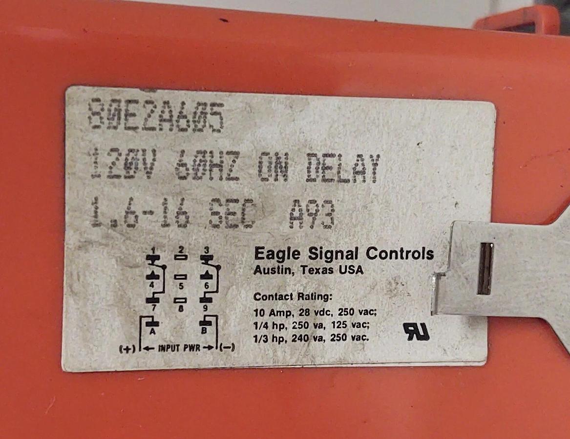 Used EAGLE SIGNAL 80E2A605 120V 10A ON DELAY TIMER RELAY WITH SOCKET BASE 1.6-16 SEC
