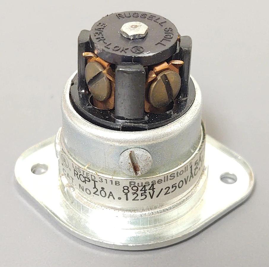 🔥 RUSELLSTOLL FEEDRAIL 8944, Receptacle Socket 4 Prong F13104C Plug Core Van