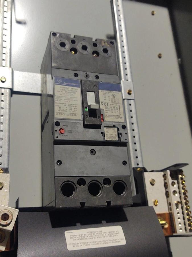 Used 🔥GE ASF3242KTX 225 Amp 480Y/277V 3 Phase 3R Outdoor Panelboard W/ BREAKERS