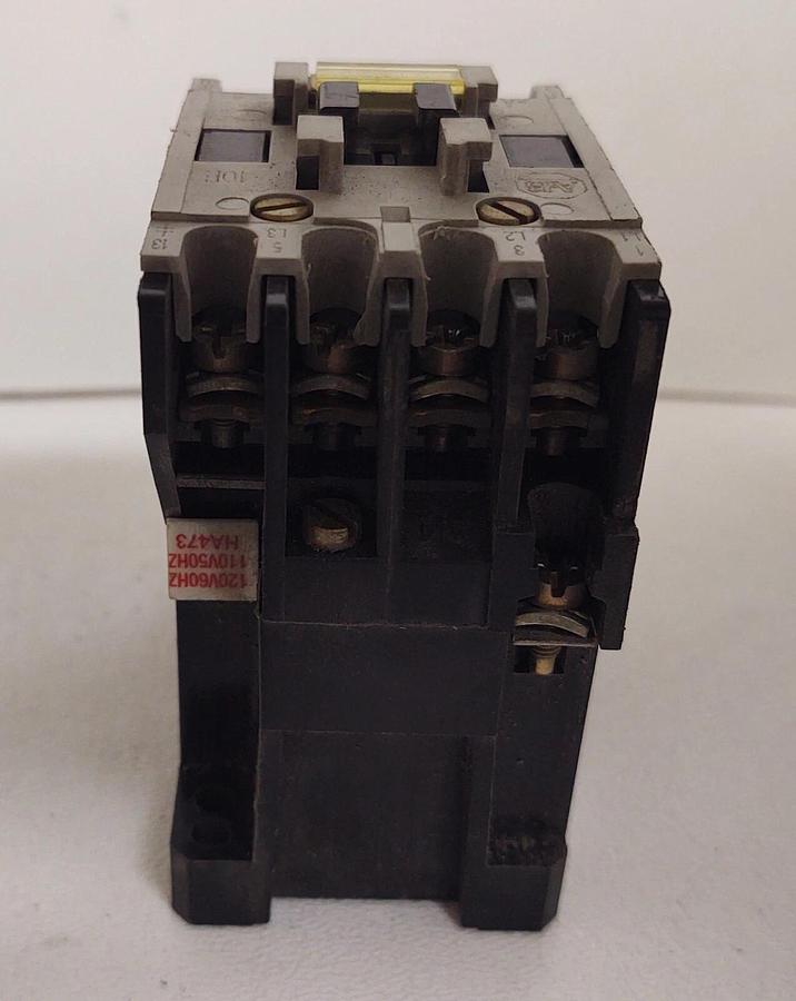 Used ALLEN BRADLEY 100-A12ND3 SER B CONTACTOR 120V COIL 12 AMP 600V