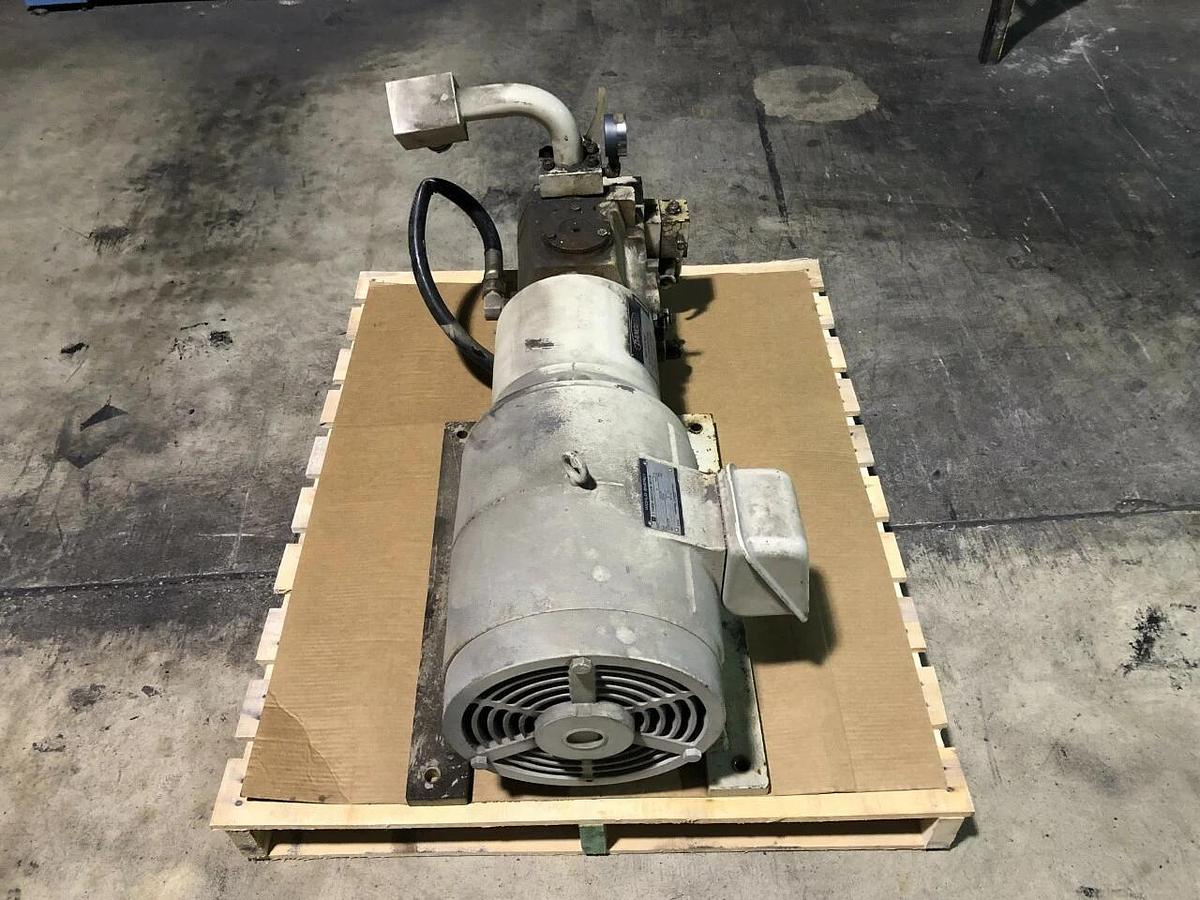 Used World energy Toshiba induction motor TIKK 15 kw frame 160L Daikin Piston pump