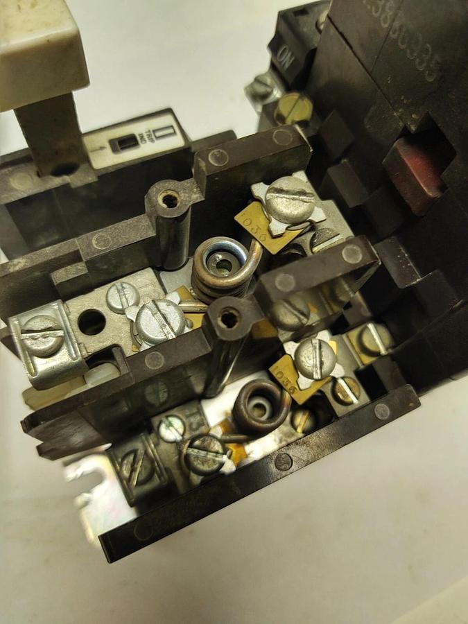 Used CUTLER HAMMER MOTOR STARTER A10CN0 NEMA 1 27A CONTACTOR 120V COIL W 1036 HEATERS