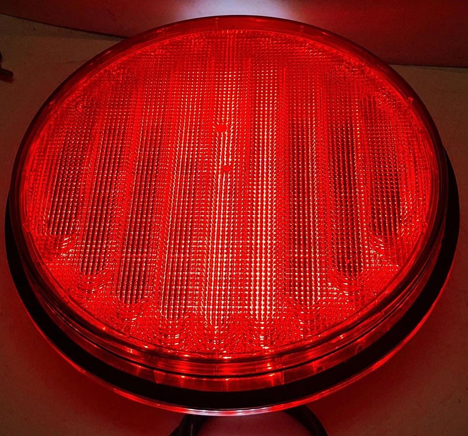 NIB GE 93113761 Railroad Crossing Grade Gate Arm Safety Flashing LED 12VDC Light