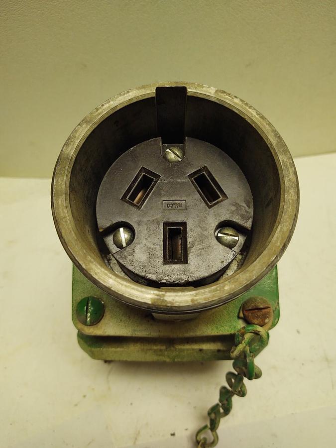 Used LARGE HUBBLE RALCO 3 POLE 3 WIRE 120 AMP 600 VAC THREADED PLUG 20S19 20-S-19