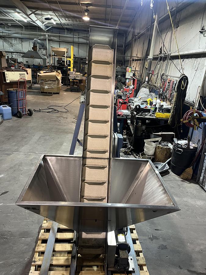 Used Norwalt Design Inc Hopper Feeder Incline Cleated Conveyor