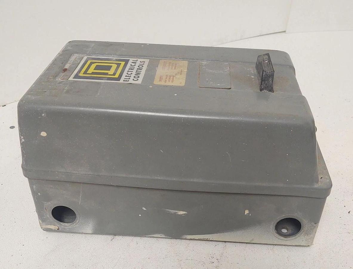 Used 🔥 TESTED Square D 8536 SB02 Nema Size 0 Starter Type 1 Enclosure 120V Coil