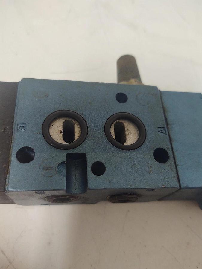 Used 🔥 MAC 811C-PM-111JD-152 SOLENOID VALVE 110/120V COIL