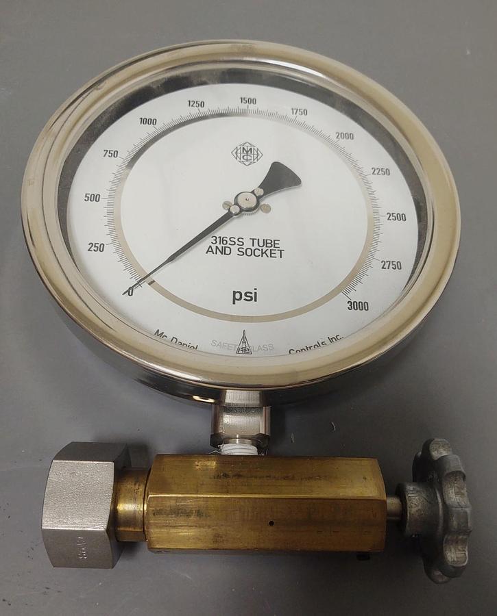 Used š„LARGE McDaniel 316SS 6.5" Face 3000 PSI Gauge with Shut Off Valve Germany