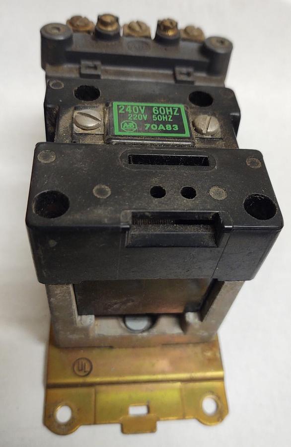 Used Allen-Bradley 702AOA92  70A83 Size 0 Motor Lighting Contactor 18A 240 Volt Coil