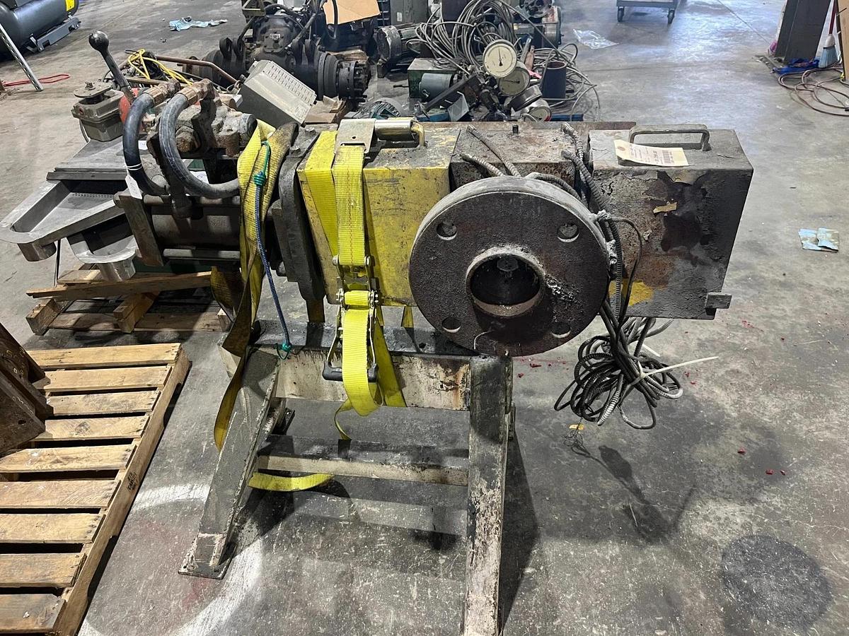 Used 4.5" Extruder Hydraulic Screen Changer with Strand Die