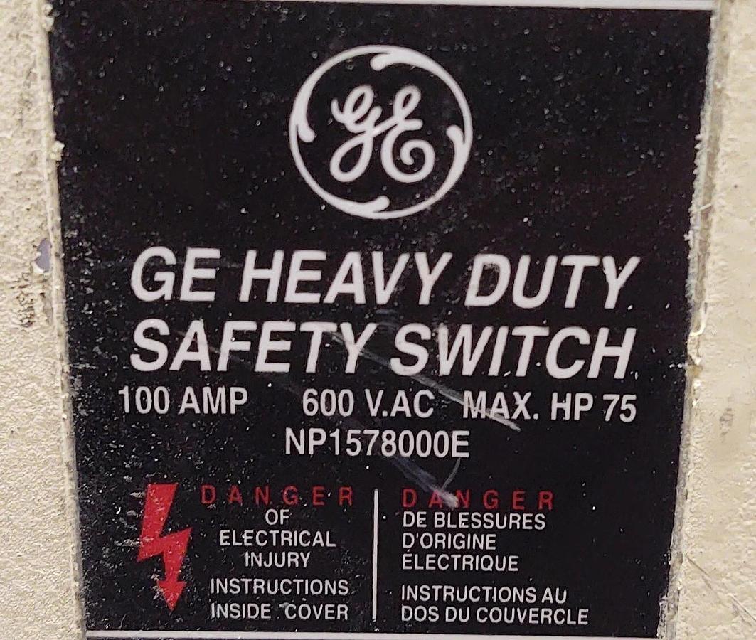 Used GE Fusible Square D Disconnect Switch 100 AMP 600 VAC NP1578000E