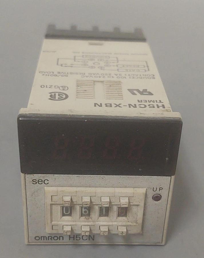 Used 🔥Omron H5CN-XBN Timer 8 PIN 100-240VAC with Base and Panel Mounting