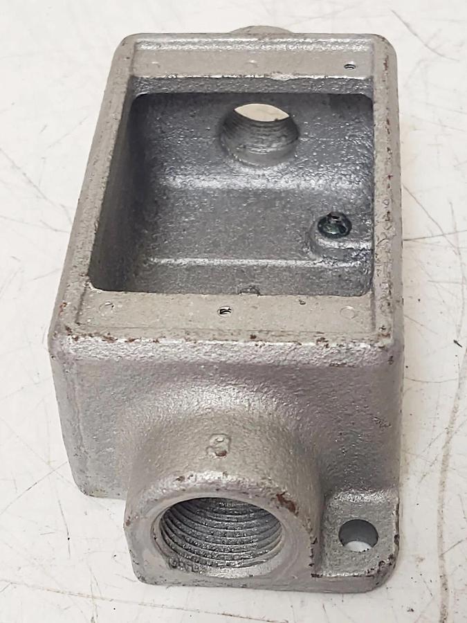 🔥Crouse-Hinds FSC1, 1-Gang, (2) 1/2"" Hubs, Shallow Cast Box Receptacle