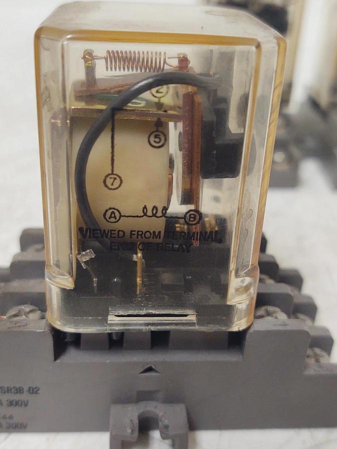 Used 🔥QTY 3 - DAYTON 5X835 RELAY WITH BASE 120V COIL