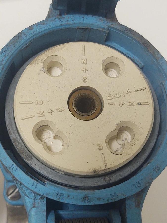 Used 🔥RUSSELLSTOLL LOCKING RECEPTACLE WITH BASE 3F0414 & 3MP414 PLUG 30A 600V