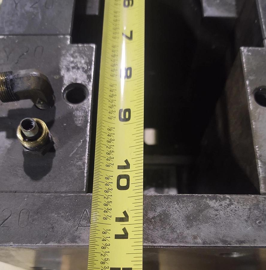 Used 🔥 Plastic Injection Vertical MUD "Master Unit Die" Quick Change Mold Base