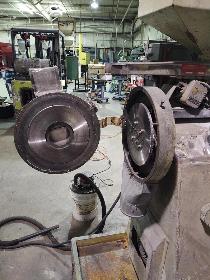 Used 🔥 12" wedco Pulverizer 10 HP with vibratory feeder Labratory equipment