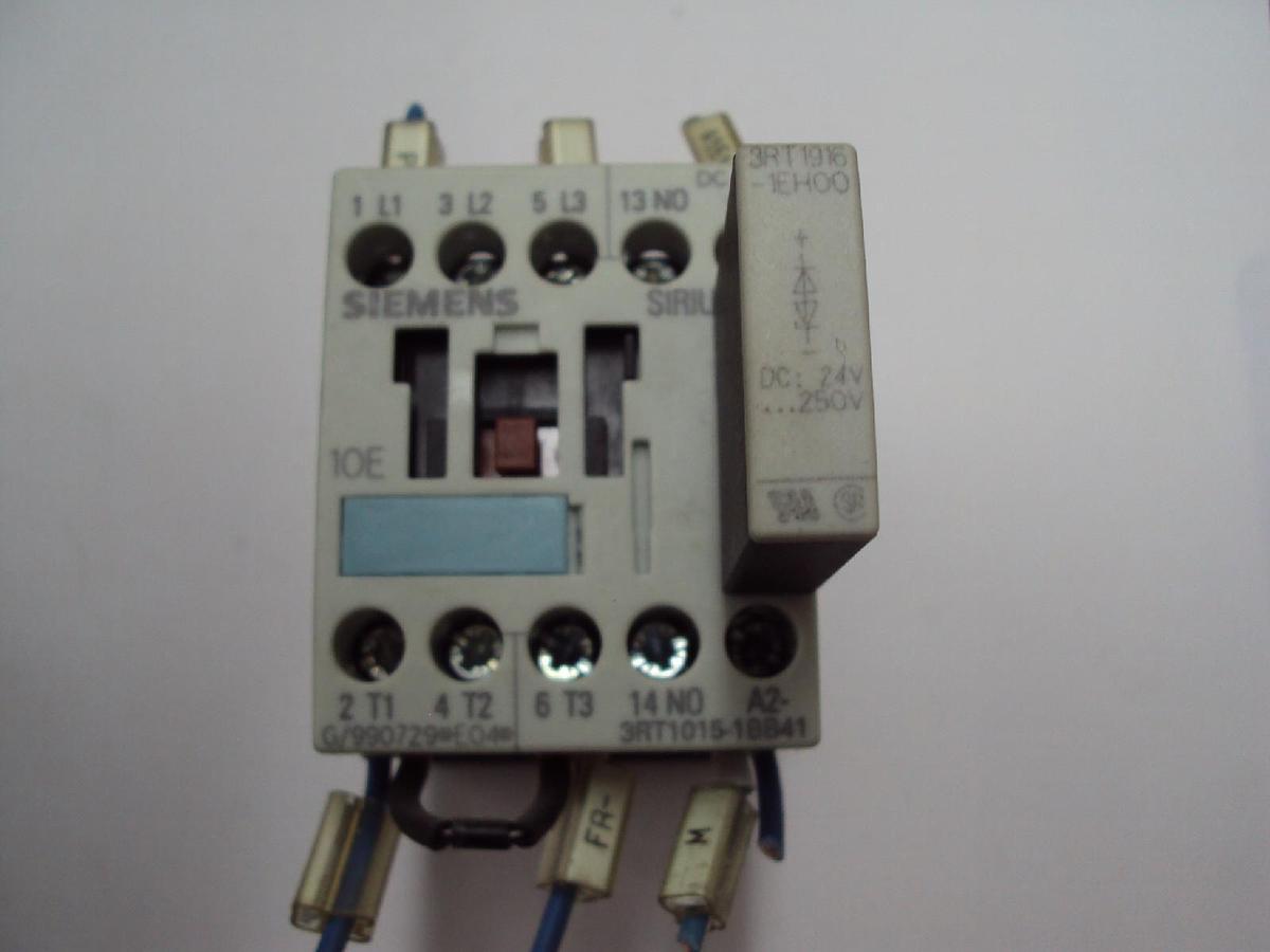 Used Siemens Sirius Contactor Relay 3RT1015-1BB41 With Surge Suppressor 3RT1916-1EH00