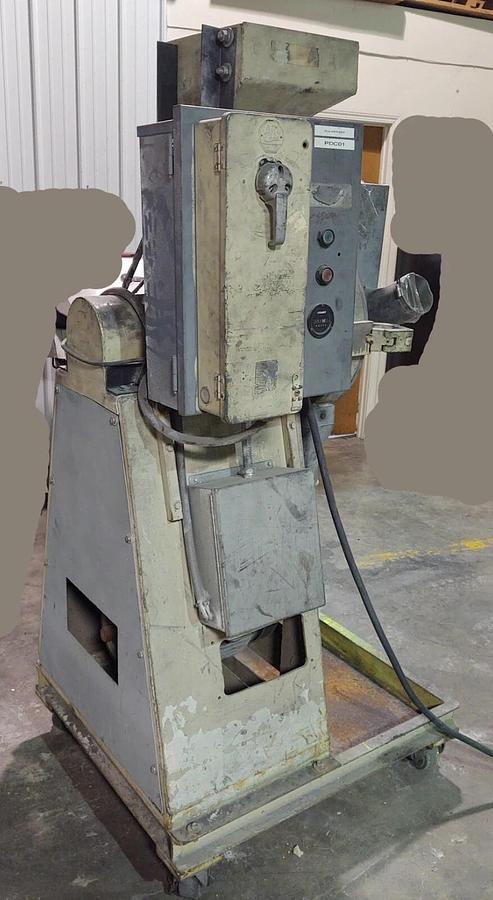 Used 🔥 12" wedco Pulverizer 10 HP with vibratory feeder Labratory equipment