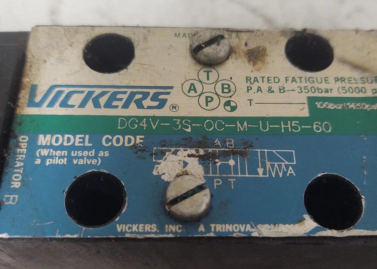 Used 🔥DG4V-3S-CC-M-U-H5-60 Eaton Vickers Hydraulic Solenoid Valve 24V Coils