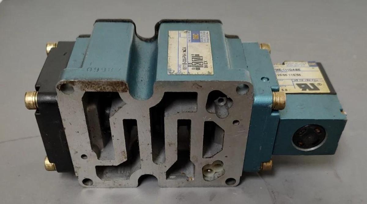 Used 🔥6511B-000-PM-111DA MAC SOLENOID VALVE, 110-120 VAC, 50/60 HZ, 4 Way, 6500