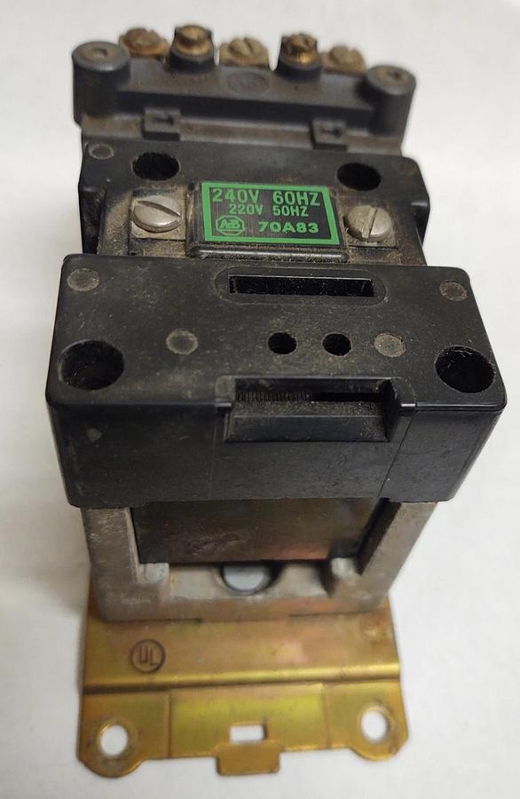 Used Allen-Bradley 702AOA92  70A83 Size 0 Motor Lighting Contactor 18A 240 Volt Coil