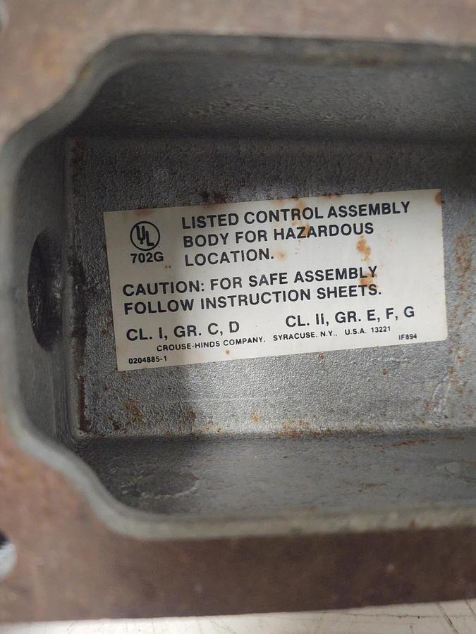 🔥 EDSC371 CROUSE-HINDS FEED THROUGH EXPLOSION PROOF BACK BOX WITH 1 INCH HUBS