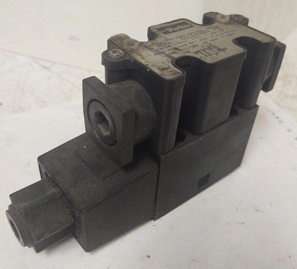 Used 🔥PARKER D1VW20BY70 120-110V Directional Control Valve Hydraulic