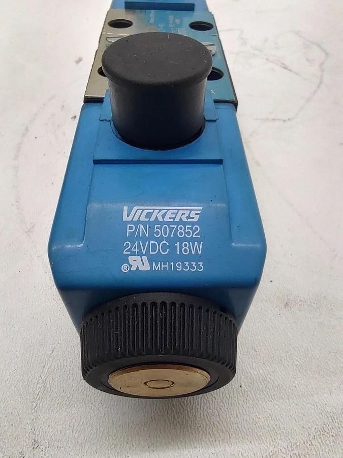 🔥New Eaton Vickers Solenoid Valve DG4V-3-8C-VM-U-HL7-61, DG4V38CVMUHL761