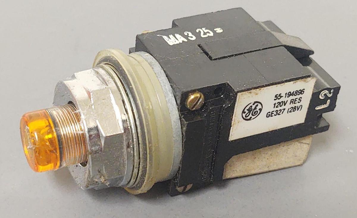 🔥NEW GENERAL ELECTRIC CR104E4221 MINI PUSHBUTTON 120VAC AMBER