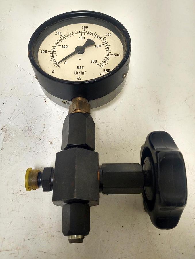Used 🔥 4" lb/in2 PSI Pressure Gauge, 1/4 in. NPT, With Valve 1687231004