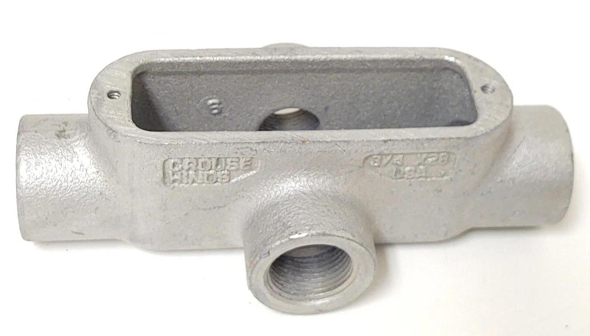 (2PCS) X28 CROUSE HINDS 3/4-INCH HUB SIZE STYLE-X FORM 8 CONDUIT OUTLET THREAD