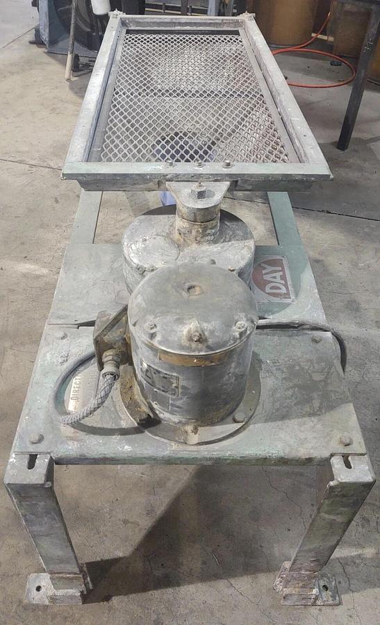 Used DAY Vibrating Table Classifier Screener Single Deck / Two Separation 3/4Hp