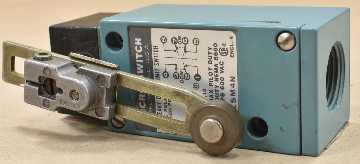 Used 🔥Square D Heavy Duty Limit Switch 9007 C52B2 Type C052 A600 10° Travel