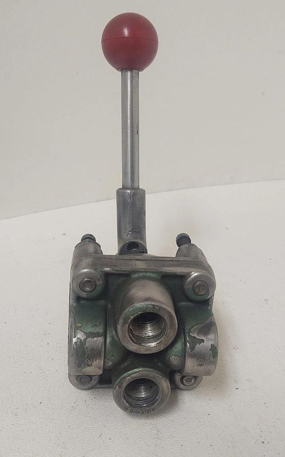 Used 🔥Barksdale 3 Position Aluminum Valve Spring Return to Center