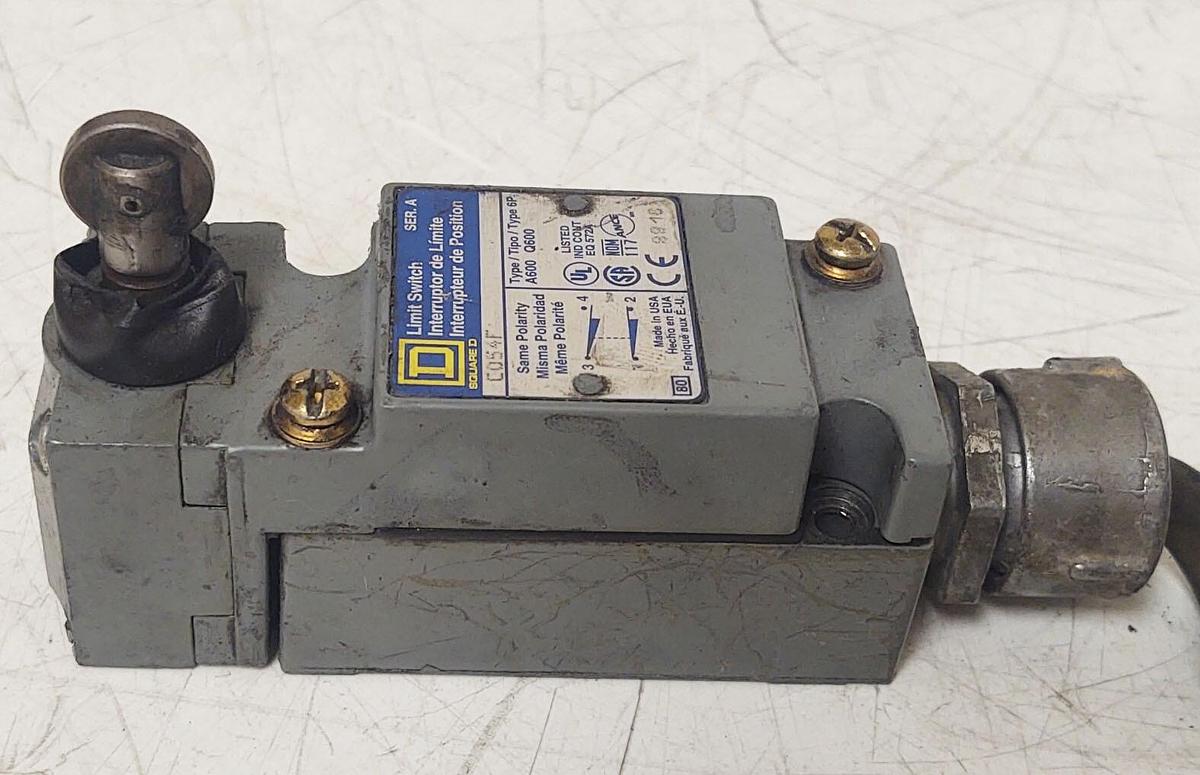 Used 🔥NICE SQUARE D C054F Industrial Limit Switch, Roller Plunger View Pictures