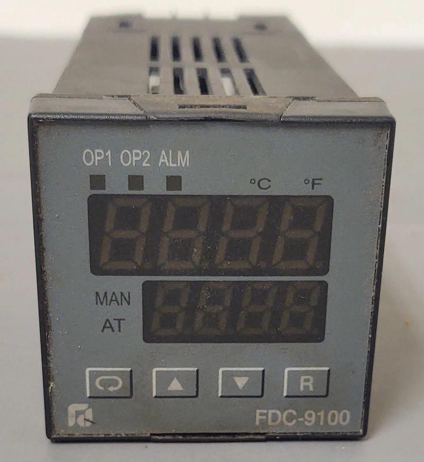 Used 🔥FUTURE DESIGN CONTROLS INC FDC9100ZB PID TEMPERATURE TC/RTD DUAL RELAY