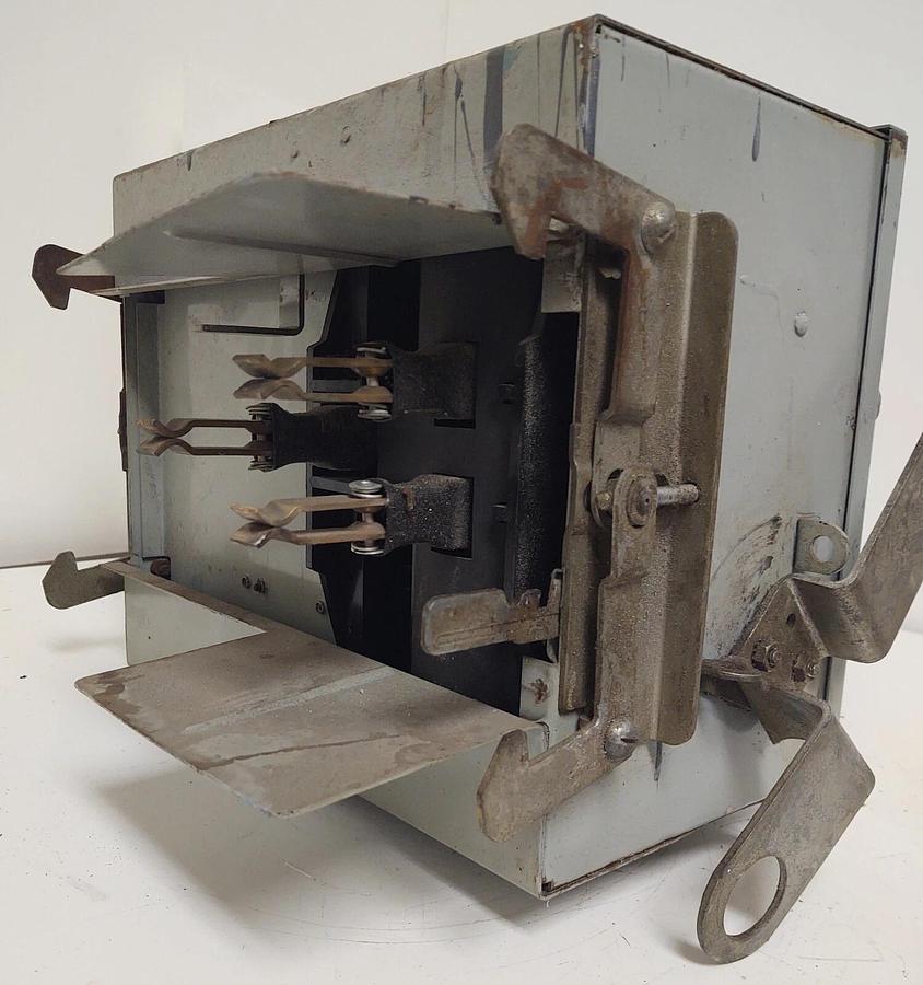 Used 🔥 ITE SIEMENS RV362 60 AMP 600V 3P3W FUSIBLE BUSWAY SWITCH BUS PLUG