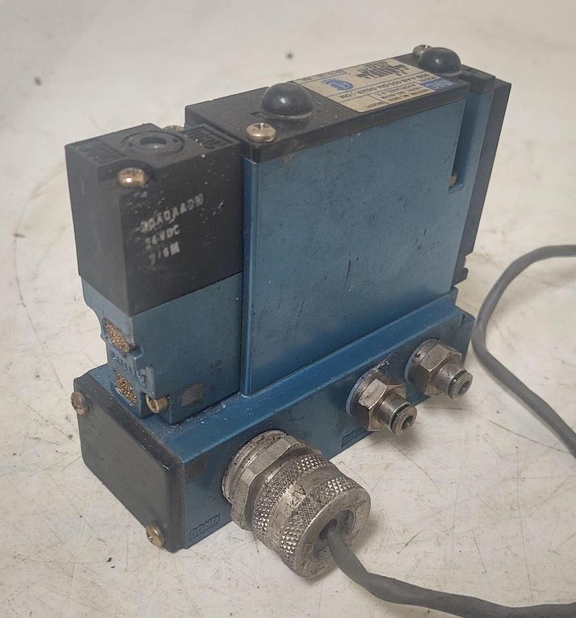 Used 🔥 MAC 92B-AAB-000-DM-DDAP-1DM 24 VDC Valve DMB-DDAP-1DM With Base