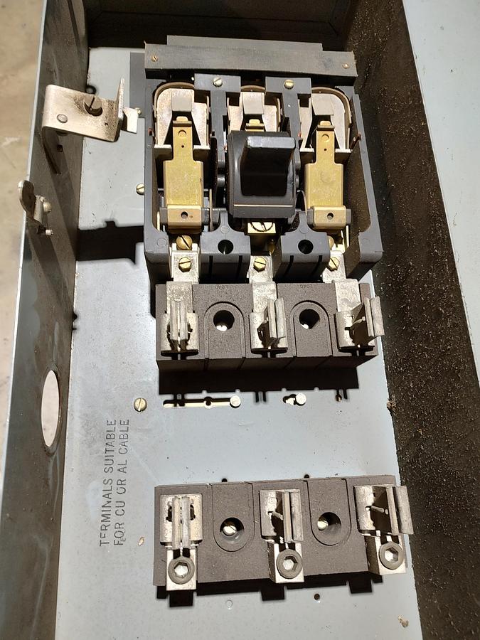Used WESTINGHOUSE TAP-324 200A 240VAC 3PH FUSIBLE BUS PLUG DUCT SWITCH