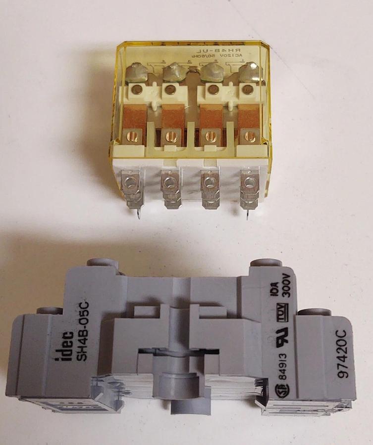Used Idec 4PDT 120V RH4B-UL Relay w/ SH4B-O5C Relay Socket 10A 300V *FREE SHIPPING*