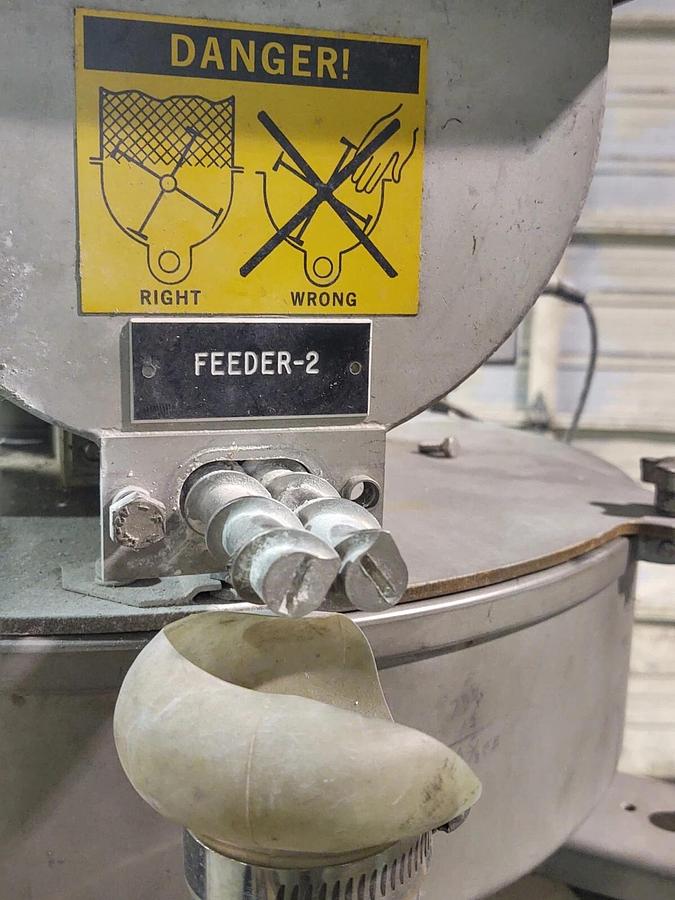 Used Werner & Pfleiderer ESB-45 Extrusion SIDE FEEDER MIXER BLENDER TWIN SCREW HOPPER