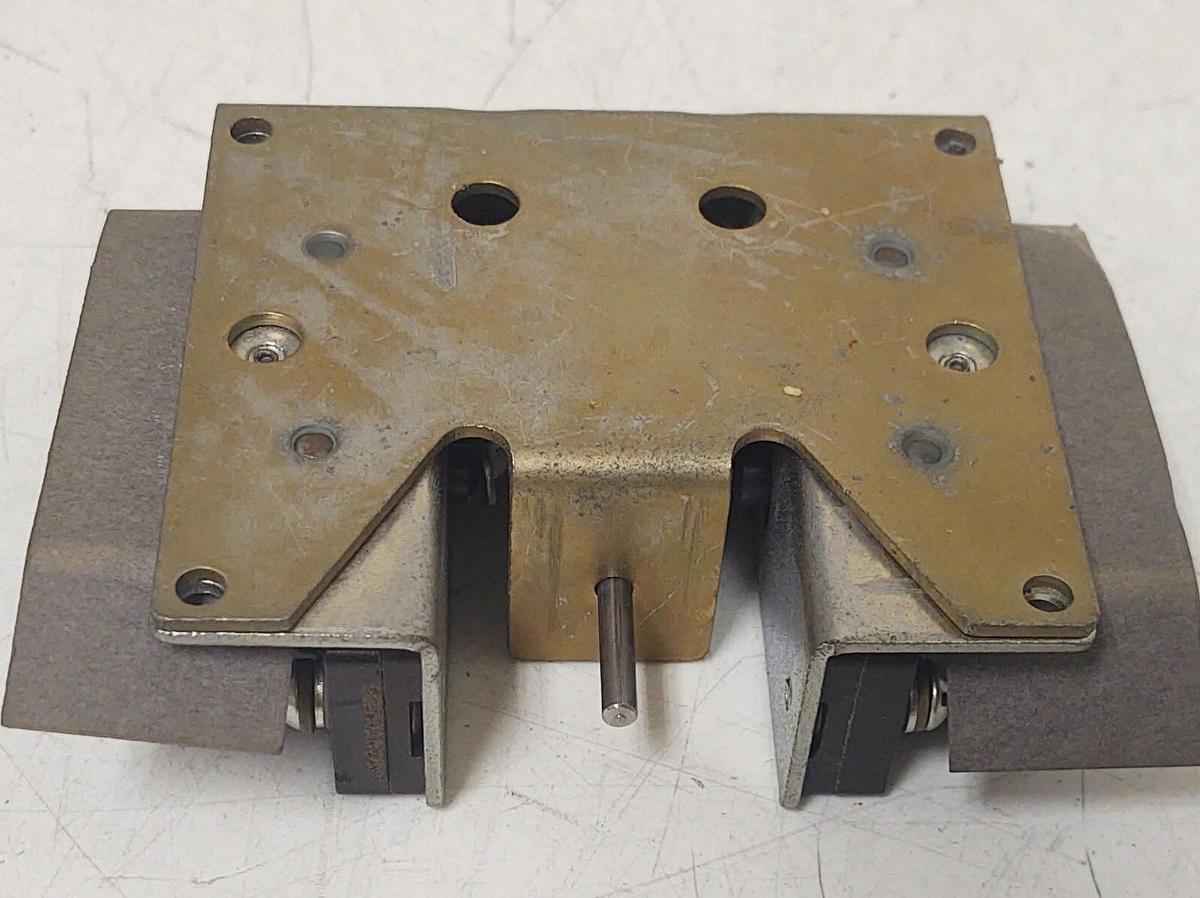 Used 🔥 Cutler Hammer 10316H828A Dual Position Plunger Limit Switch TESTED