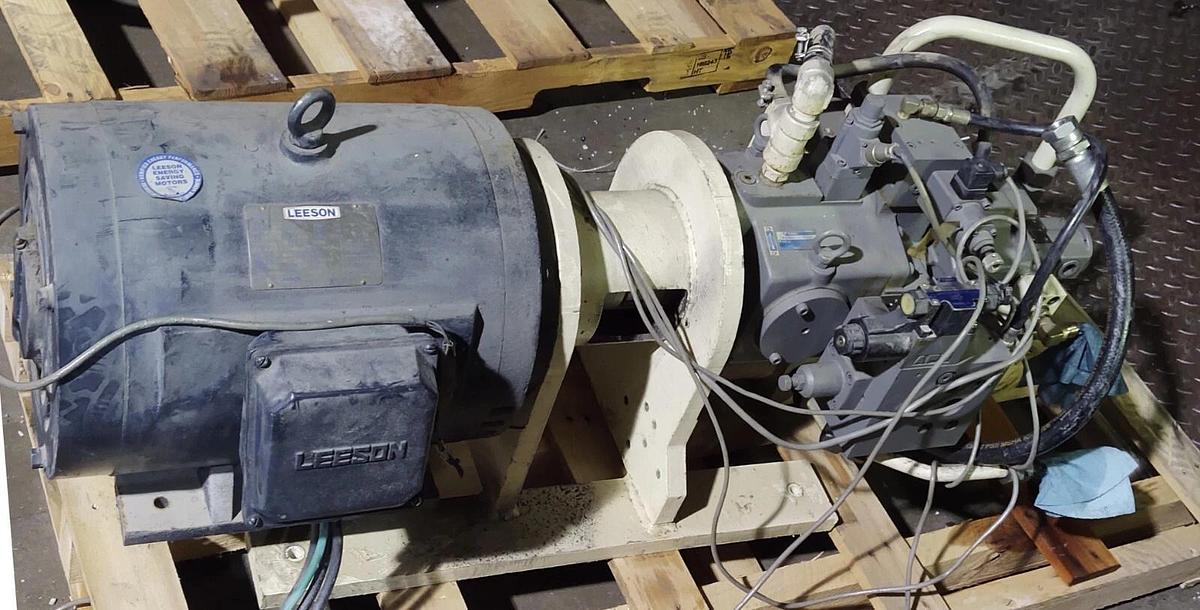 Used LEESON ELECTRIC CO Motor N 284T17DK1A 25HP Tokimec Pump u-P70V7-P16V-L-068-M3