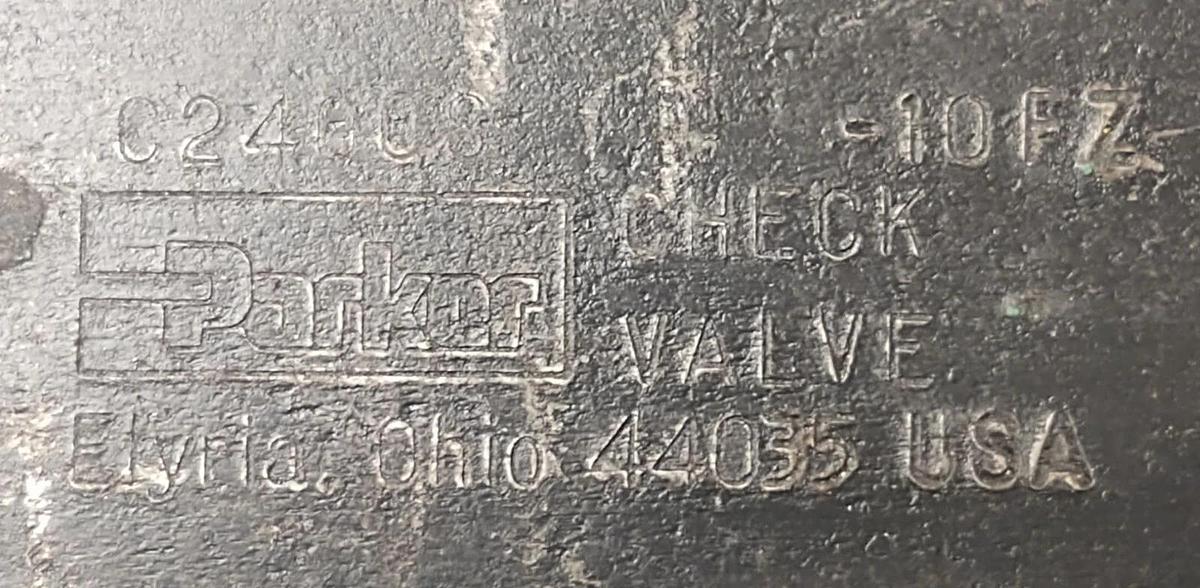 🔥NOS PARKER 1-1/2 C-2400 8-10FZ CHECK VALVE