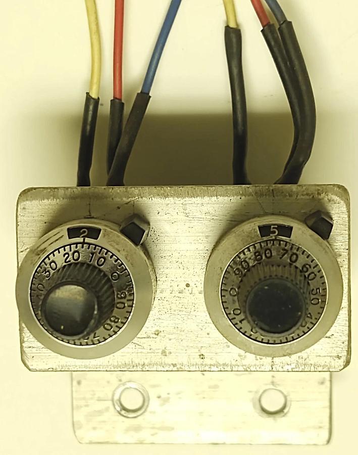 Used Spectrol Honeywell Clarostat 73JA 1K Potentiometer Precision 10 Turn Lock Dial